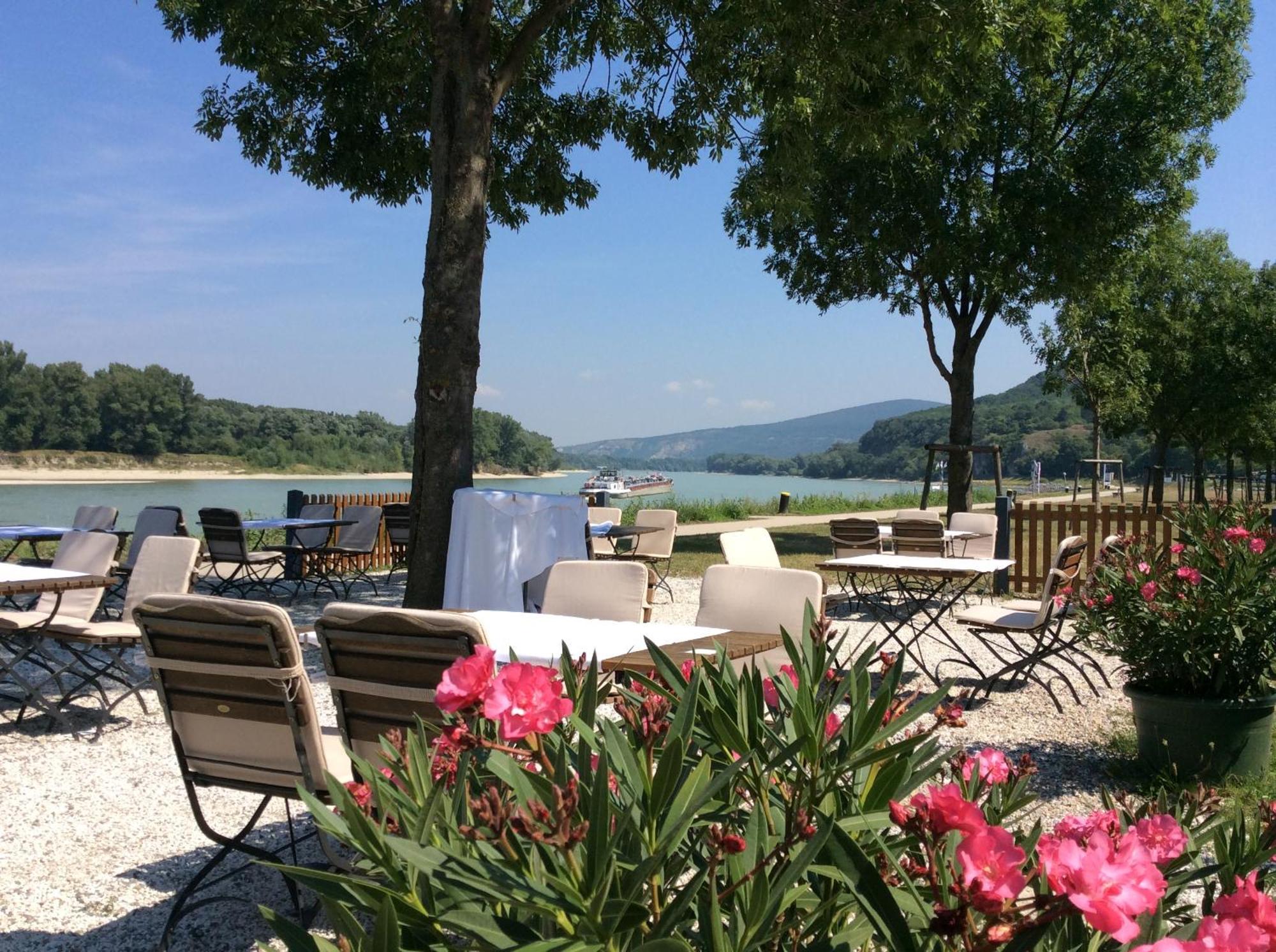 Gasthof Zum Goldenen Anker Hainburg an der Donau Exterior photo